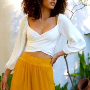 White long sleeve crop top